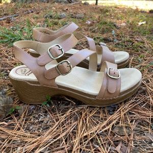 Dansko Sacha Tan Leather Sandals